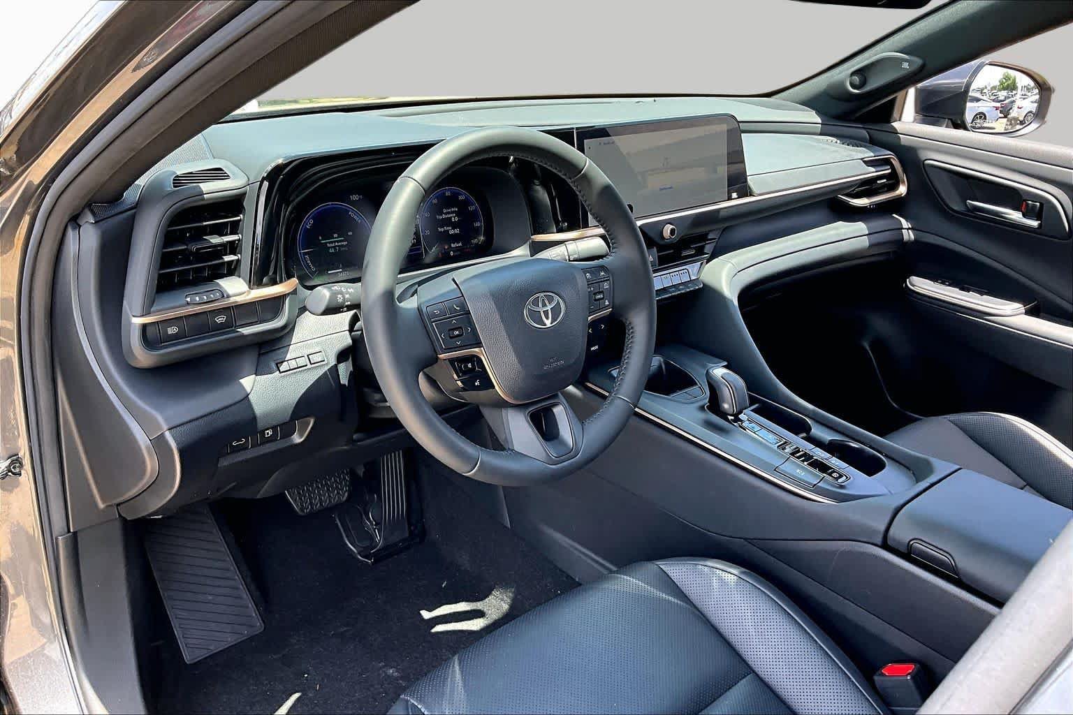 Used 2023 Toyota Crown AWD/4WD image 17