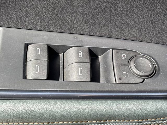 Used 2025 GMC Acadia AT4 image 26