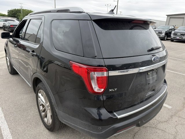 Used 2018 Ford Explorer XLT w/ Equipment Group 202A image 6