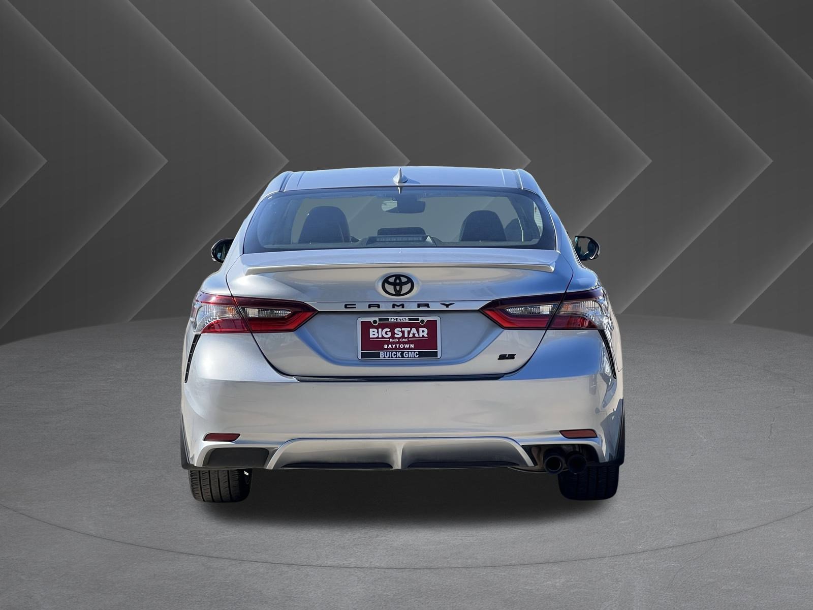 Used 2024 Toyota Camry SE image 3