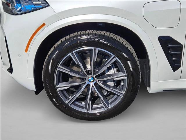 New 2026 BMW X5 xDrive50e w/ M Sport Package image 10