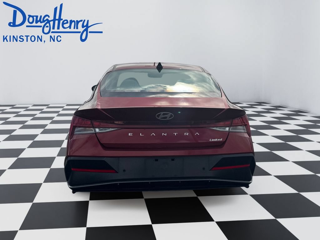 Used 2024 Hyundai Elantra Limited FWD image 4