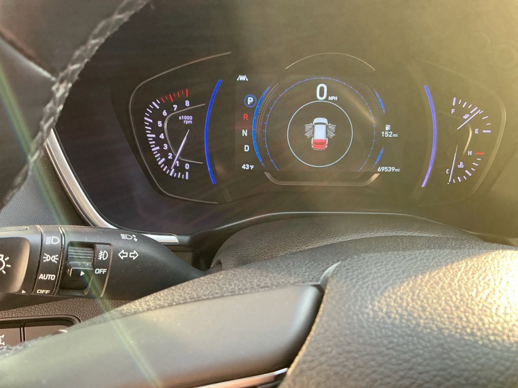 Used 2019 Hyundai Santa Fe Limited w/ Cargo Package image 10