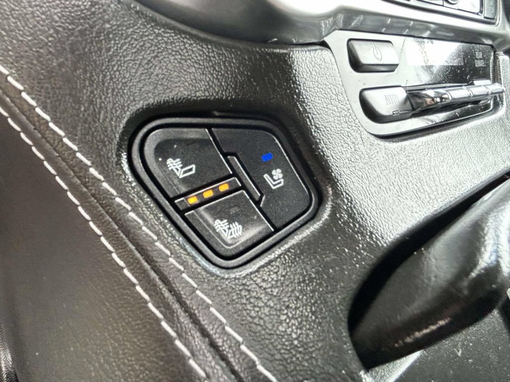 Used 2019 Chevrolet Tahoe Premier AWD/4WD image 18