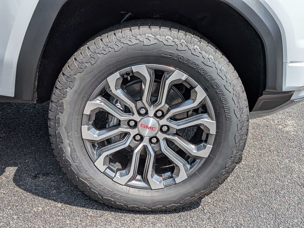 New 2026 GMC Canyon Denali w/ LPO, Black Badging Package AWD/4WD image 11