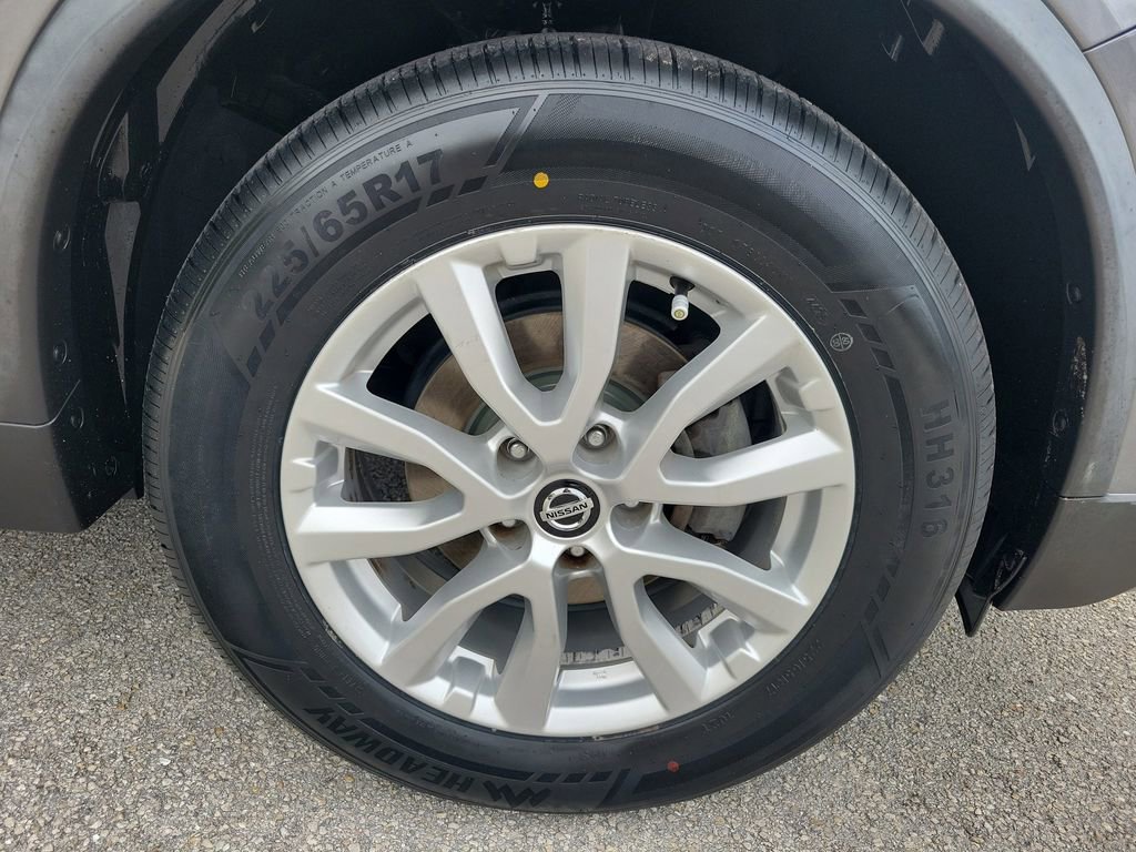 Certified 2020 Nissan Rogue SV FWD image 10