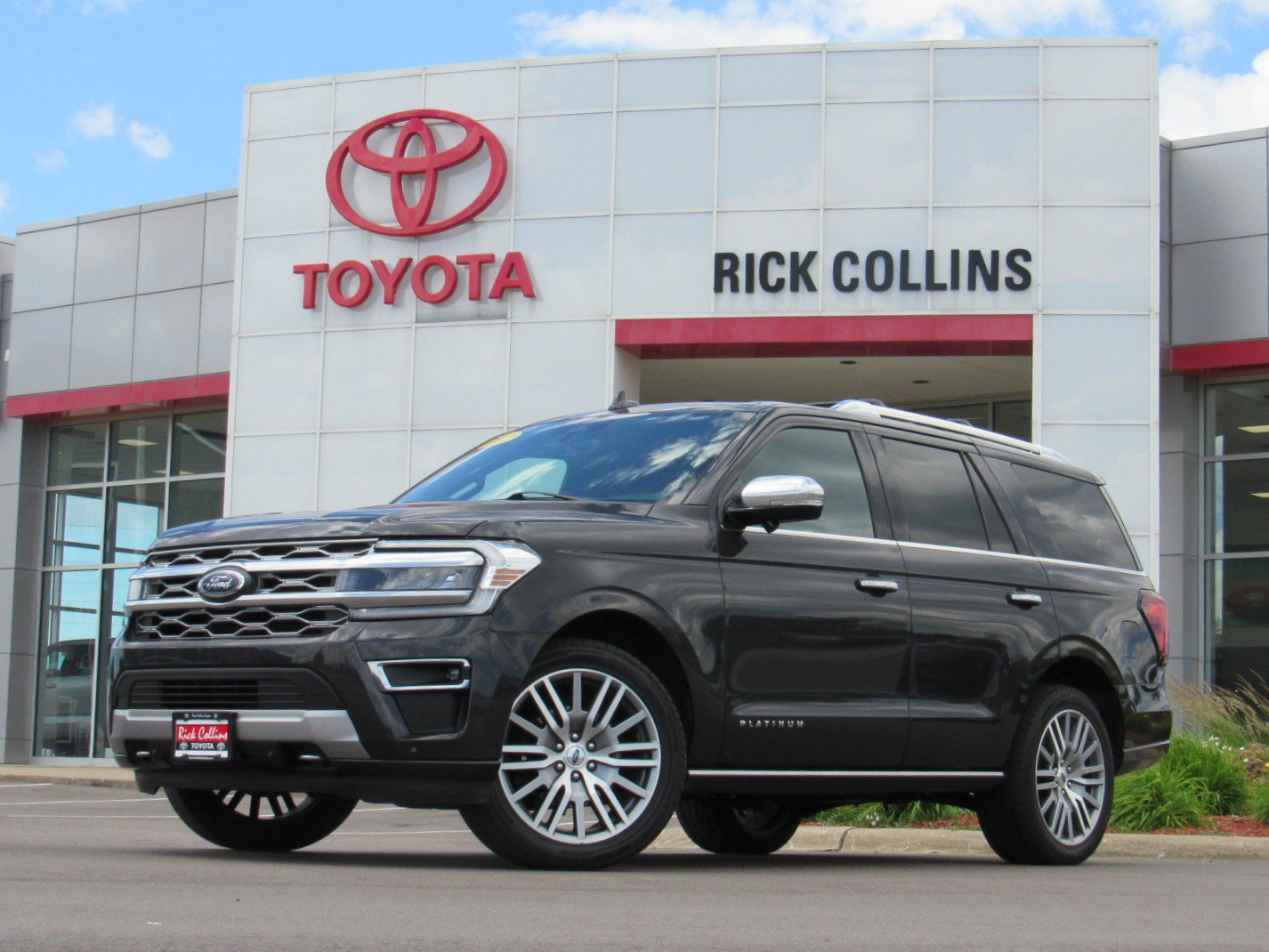 Used 2022 Ford Expedition Platinum AWD/4WD image 1