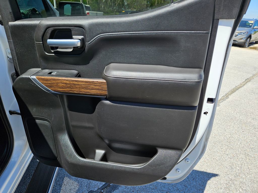 Used 2019 Chevrolet Silverado 1500 High Country w/ Technology Package AWD/4WD image 29
