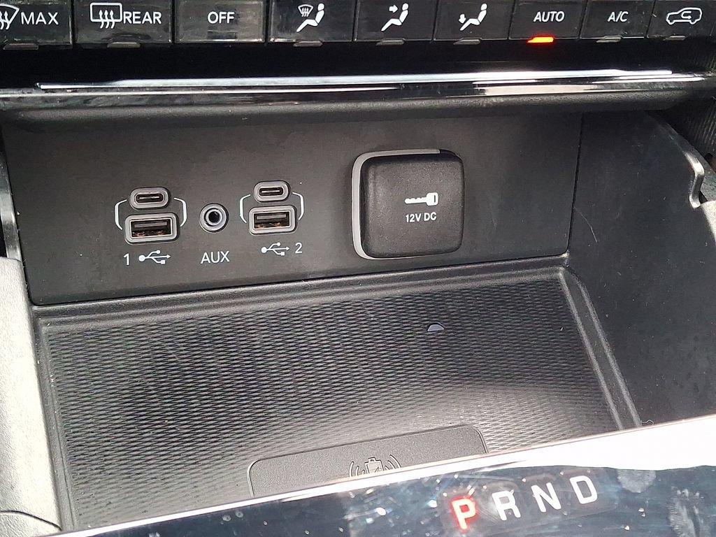 Used 2025 Jeep Grand Cherokee Altitude AWD/4WD image 25