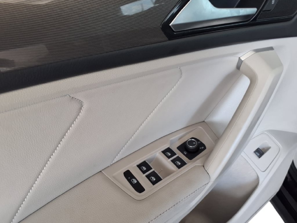 Used 2024 Volkswagen Tiguan SE R-Line FWD image 19