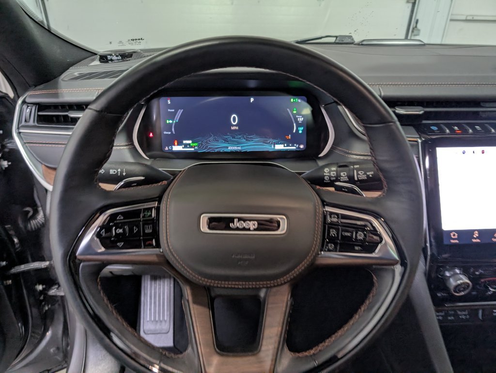 Used 2022 Jeep Grand Cherokee Summit AWD/4WD image 18