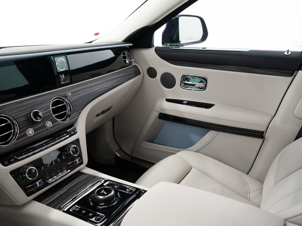 Certified 2025 Rolls-Royce Ghost image 34