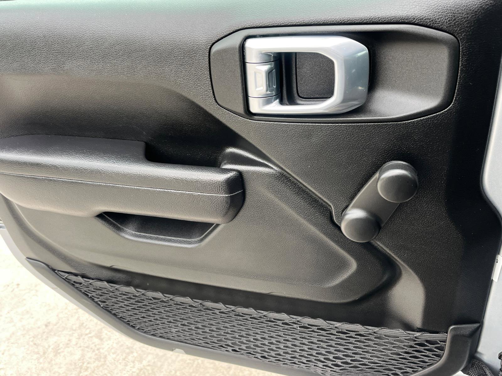 Used 2022 Jeep Wrangler Sport AWD/4WD image 18