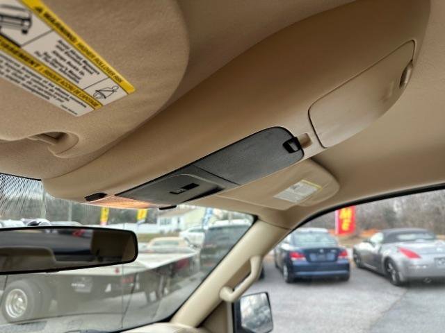 Used 2010 Ford Explorer Sport Trac XLT image 25