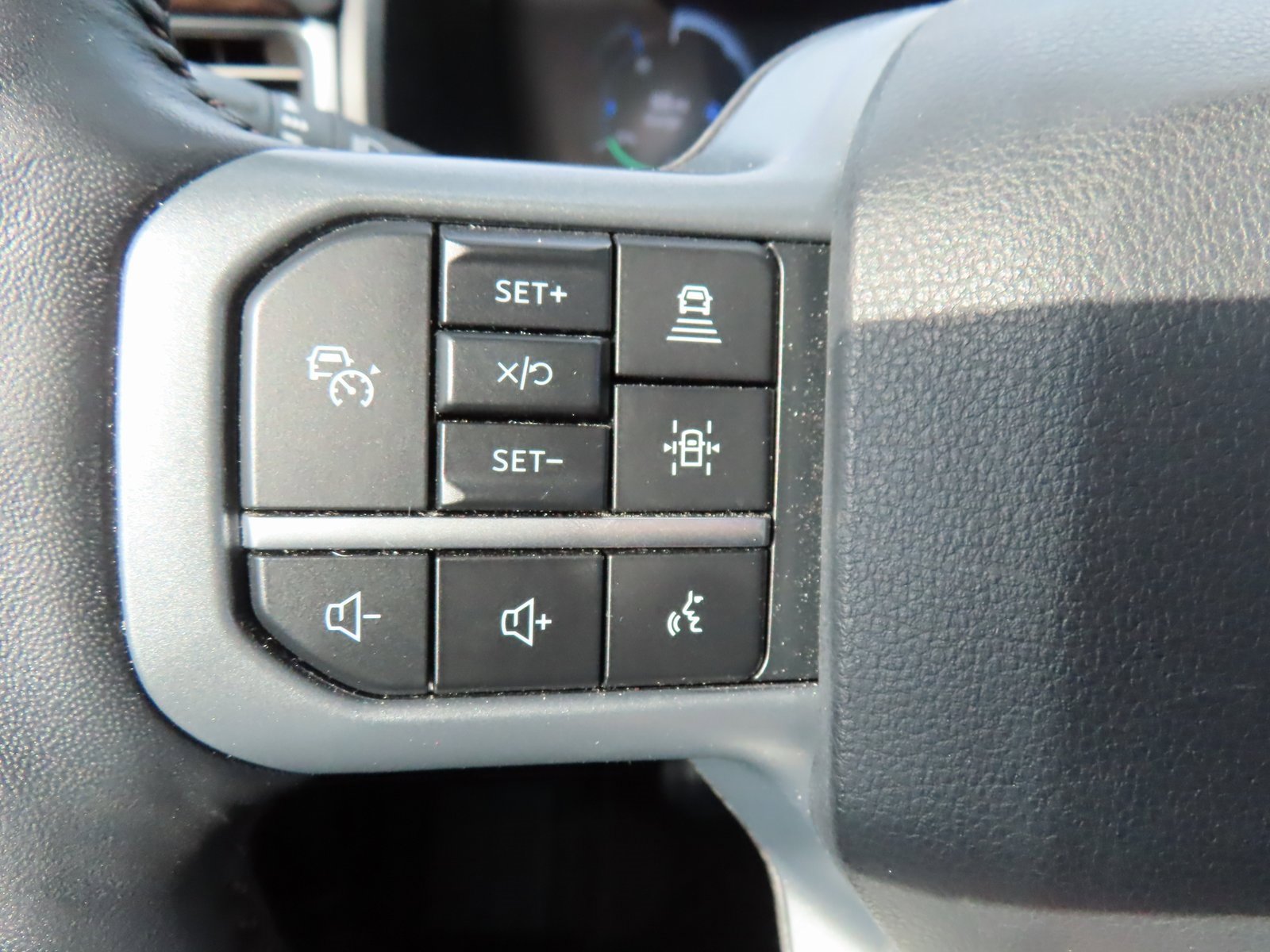 Used 2024 Ford F150 Lightning Lariat image 21