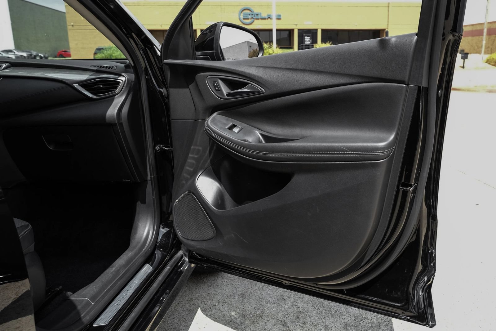 Used 2023 Buick Encore GX Select w/ Sport Touring Package FWD image 41