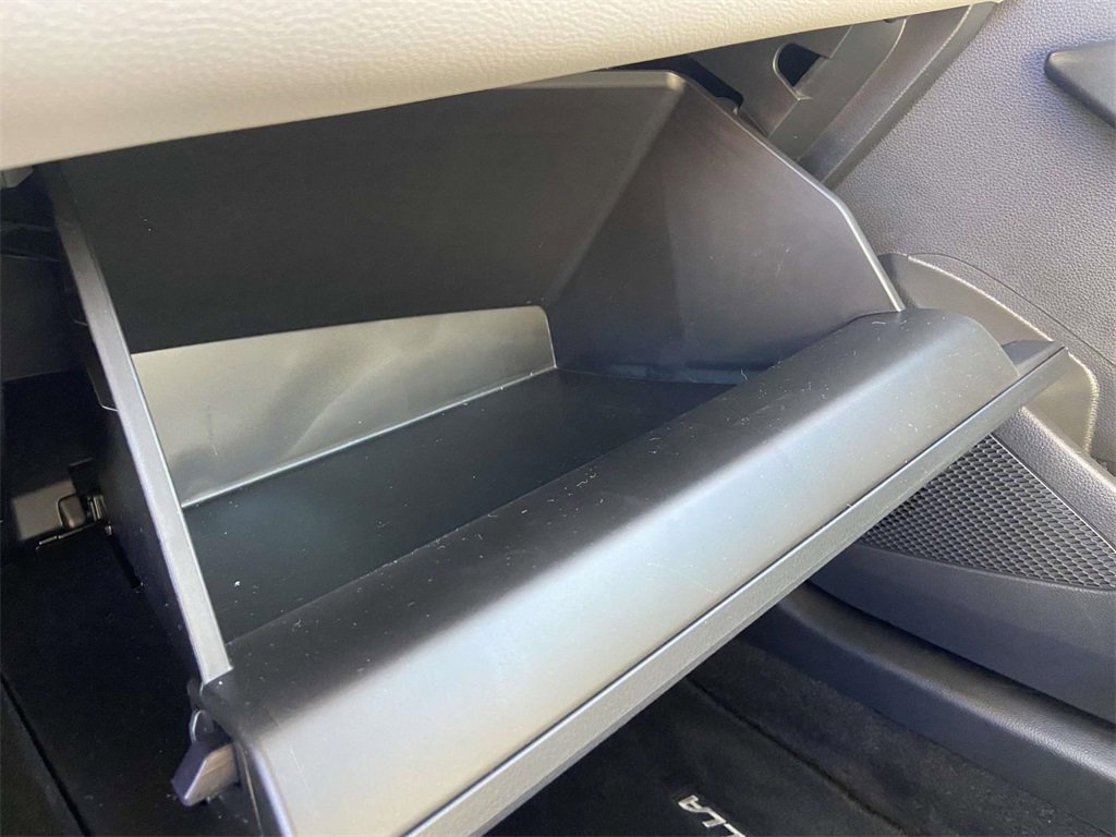 Used 2025 Toyota Corolla LE image 29