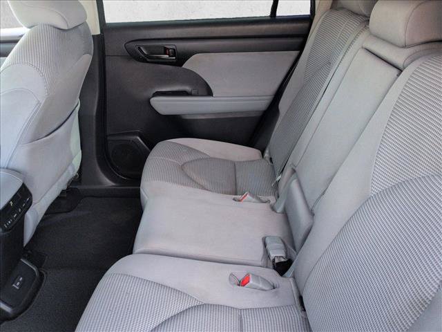 Used 2023 Toyota Highlander LE FWD image 26
