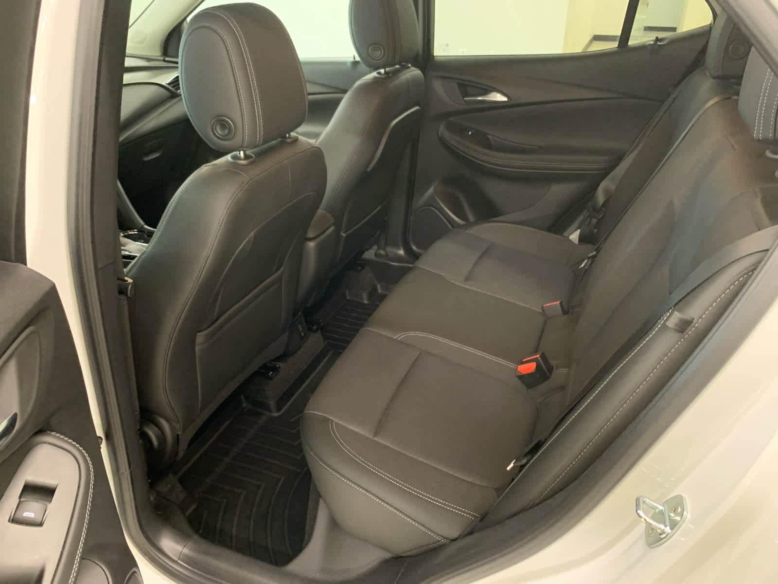 Used 2022 Buick Encore GX Preferred w/ Sport Touring Package FWD image 14