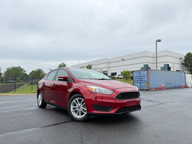 Used 2015 Ford Focus SE FWD image 2
