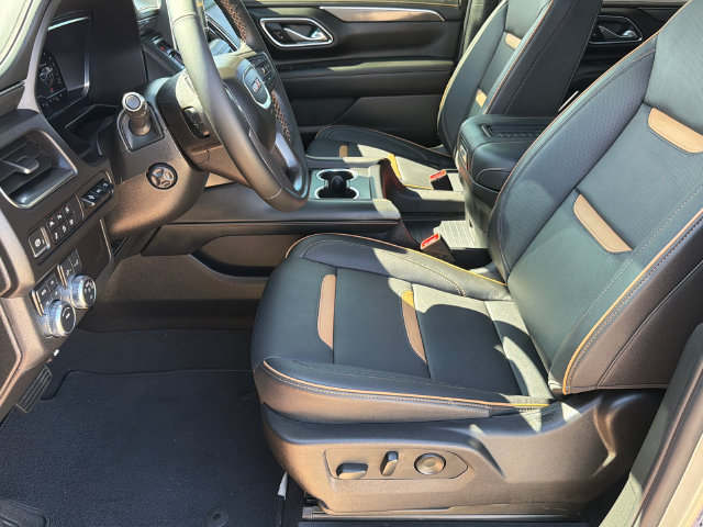 Used 2024 GMC Yukon AT4 w/ Technology Package AWD/4WD image 24