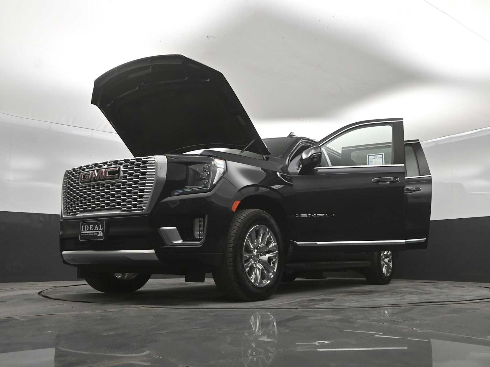 Used 2024 GMC Yukon XL Denali w/ Advanced Technology Package AWD/4WD image 49