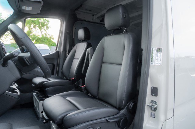 Used 2025 Mercedes-Benz Sprinter 2500 image 14