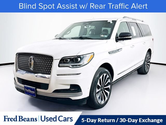 Used 2023 Lincoln Navigator L Reserve AWD/4WD image 3