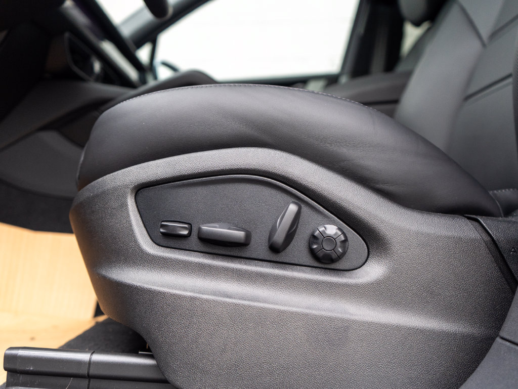 New 2026 Porsche Cayenne Coupe AWD/4WD image 20