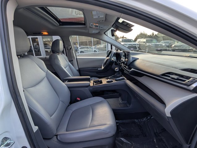 Used 2024 Toyota Sienna XLE image 20