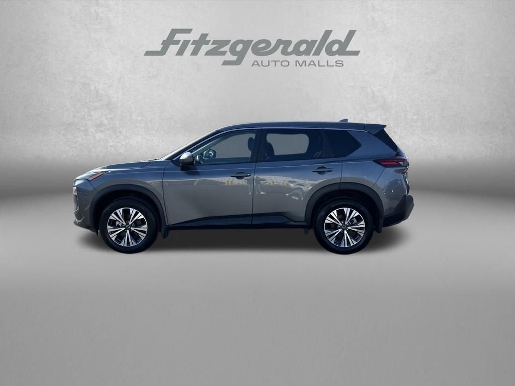 Used 2023 Nissan Rogue SV image 4