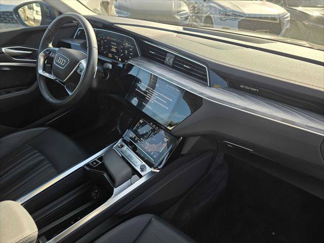 Used 2024 Audi Q8 e-tron Premium Plus w/ Premium Plus Package AWD/4WD image 11
