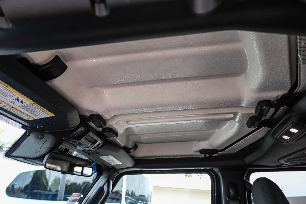 Used 2025 Jeep Wrangler Unlimited Rubicon AWD/4WD image 25