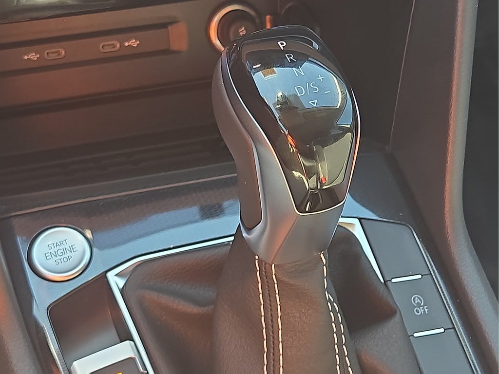 New 2026 Volkswagen Taos SE FWD image 23