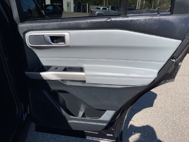 Used 2021 Ford Explorer XLT w/ Equipment Group 202A AWD/4WD image 36