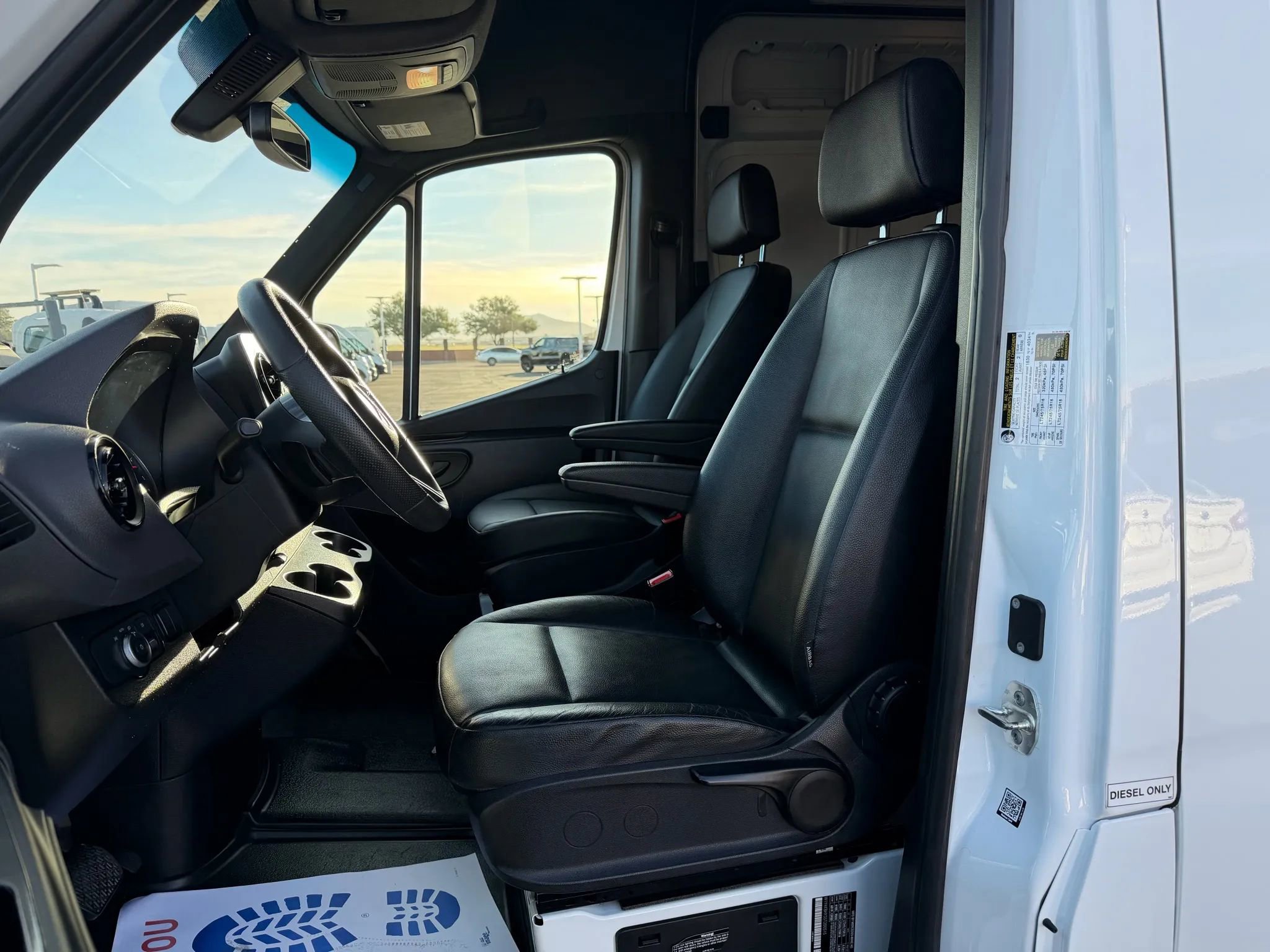 Used 2025 Mercedes-Benz Sprinter 2500 image 14