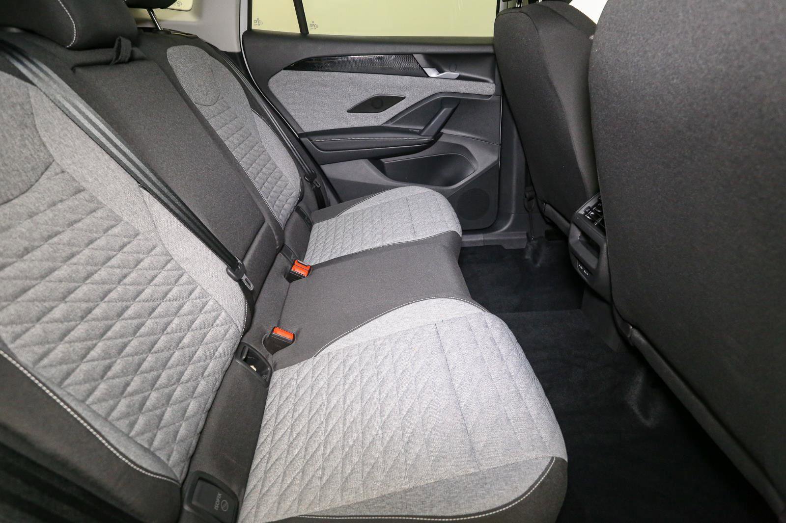 Used 2025 Volkswagen Tiguan S image 21