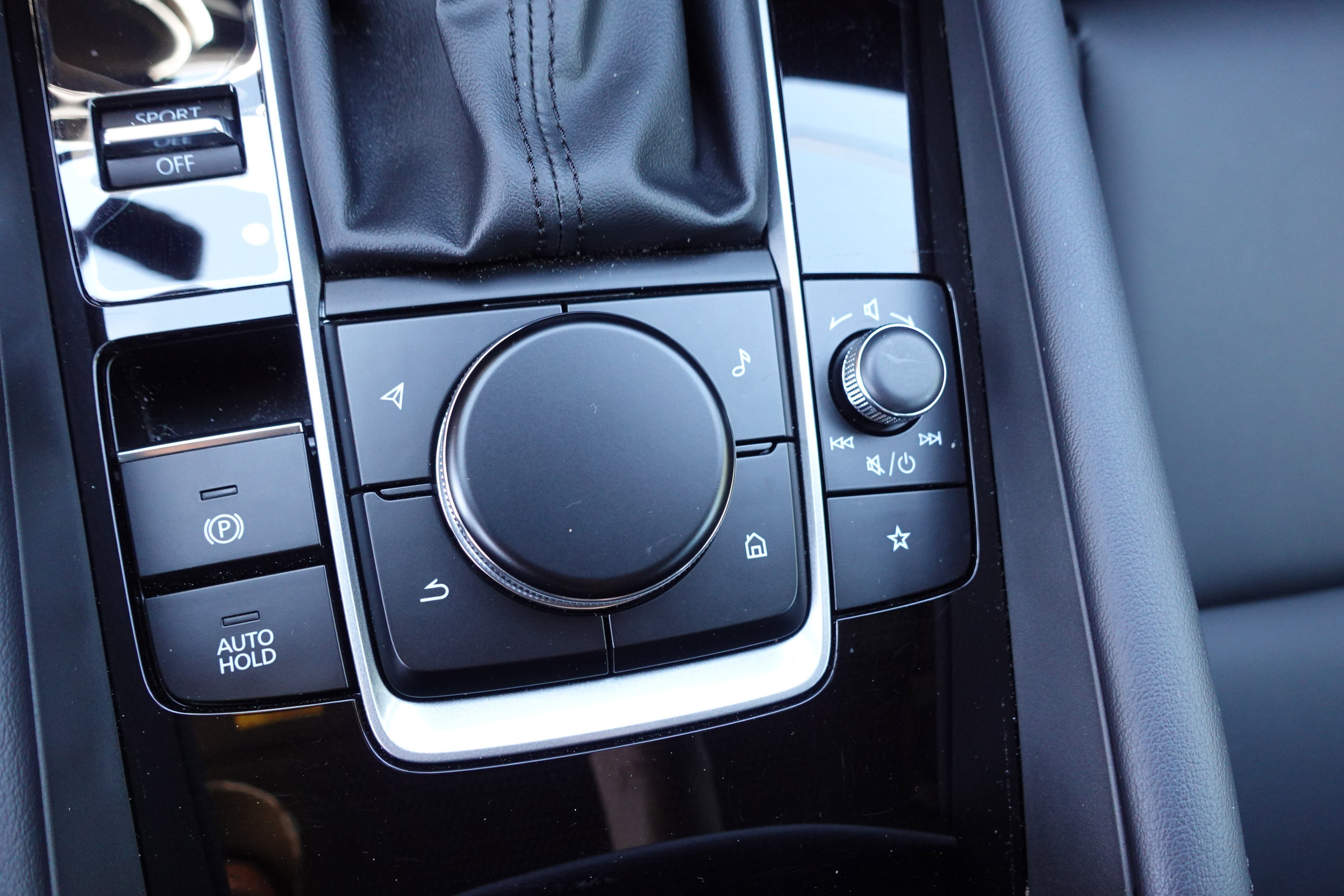 Certified 2025 MAZDA MAZDA3 s Sport image 19