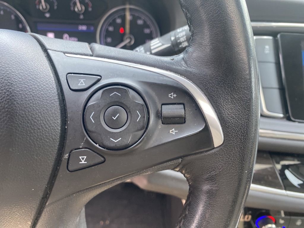 Used 2020 Buick Enclave Premium w/ Sun and Sites Package FWD image 5