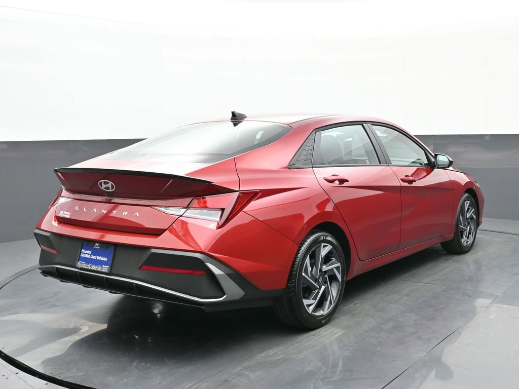 Certified 2025 Hyundai Elantra Sport image 4