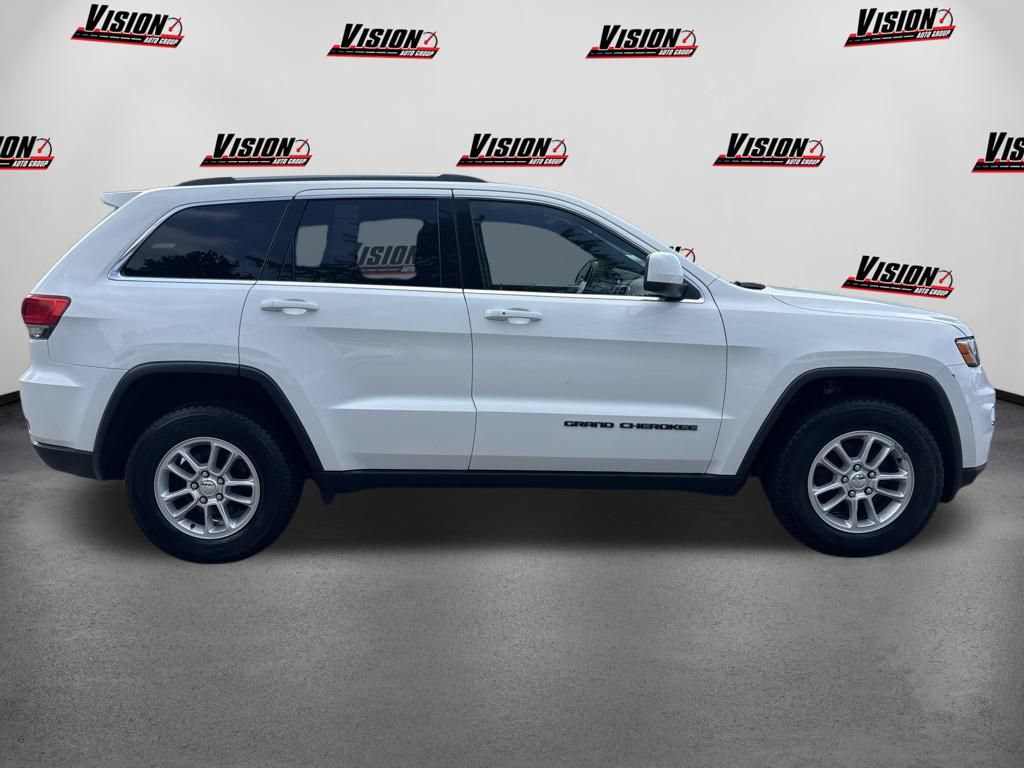 Used 2019 Jeep Grand Cherokee Laredo AWD/4WD image 4