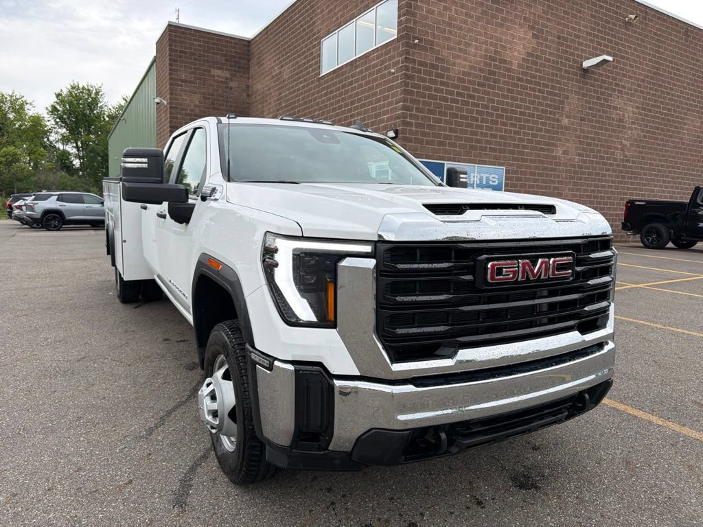 Used 2025 GMC Sierra 3500 Pro w/ Convenience Package AWD/4WD video 2