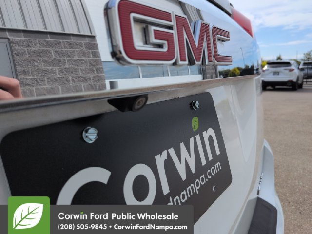 Used 2017 GMC Terrain SLT w/ Open Road Package AWD/4WD image 30