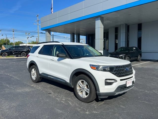 Used 2021 Ford Explorer XLT w/ Equipment Group 202A AWD/4WD image 2