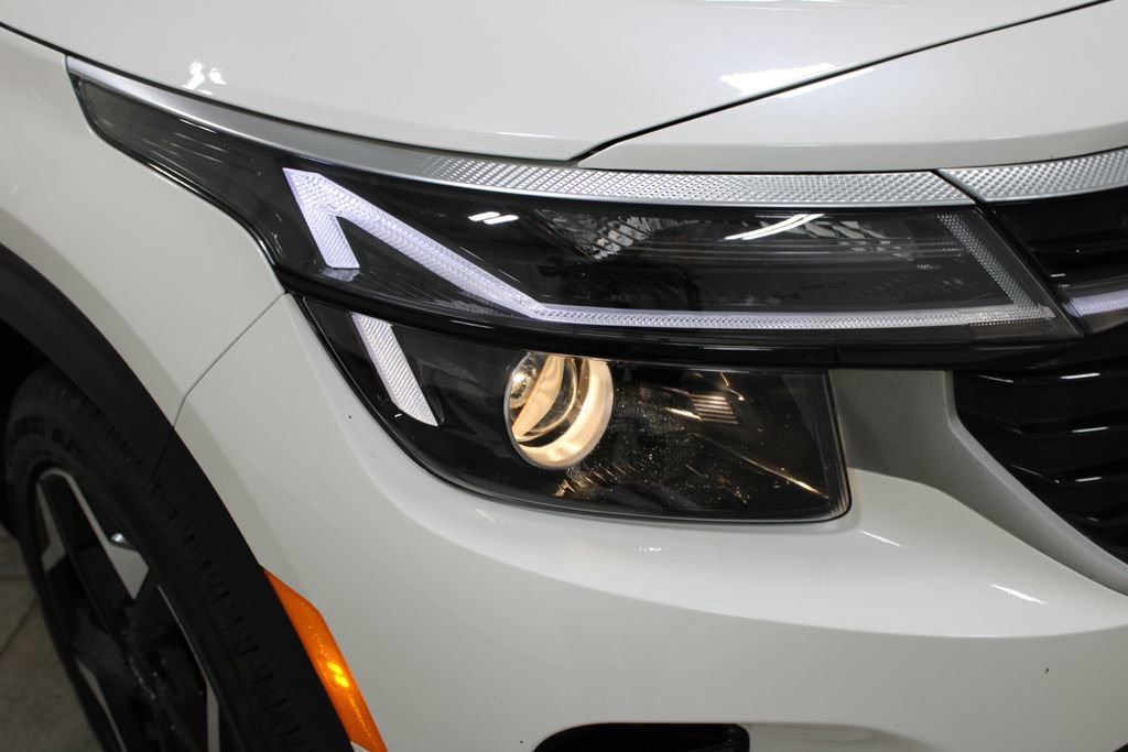 Used 2025 Kia Seltos S image 12