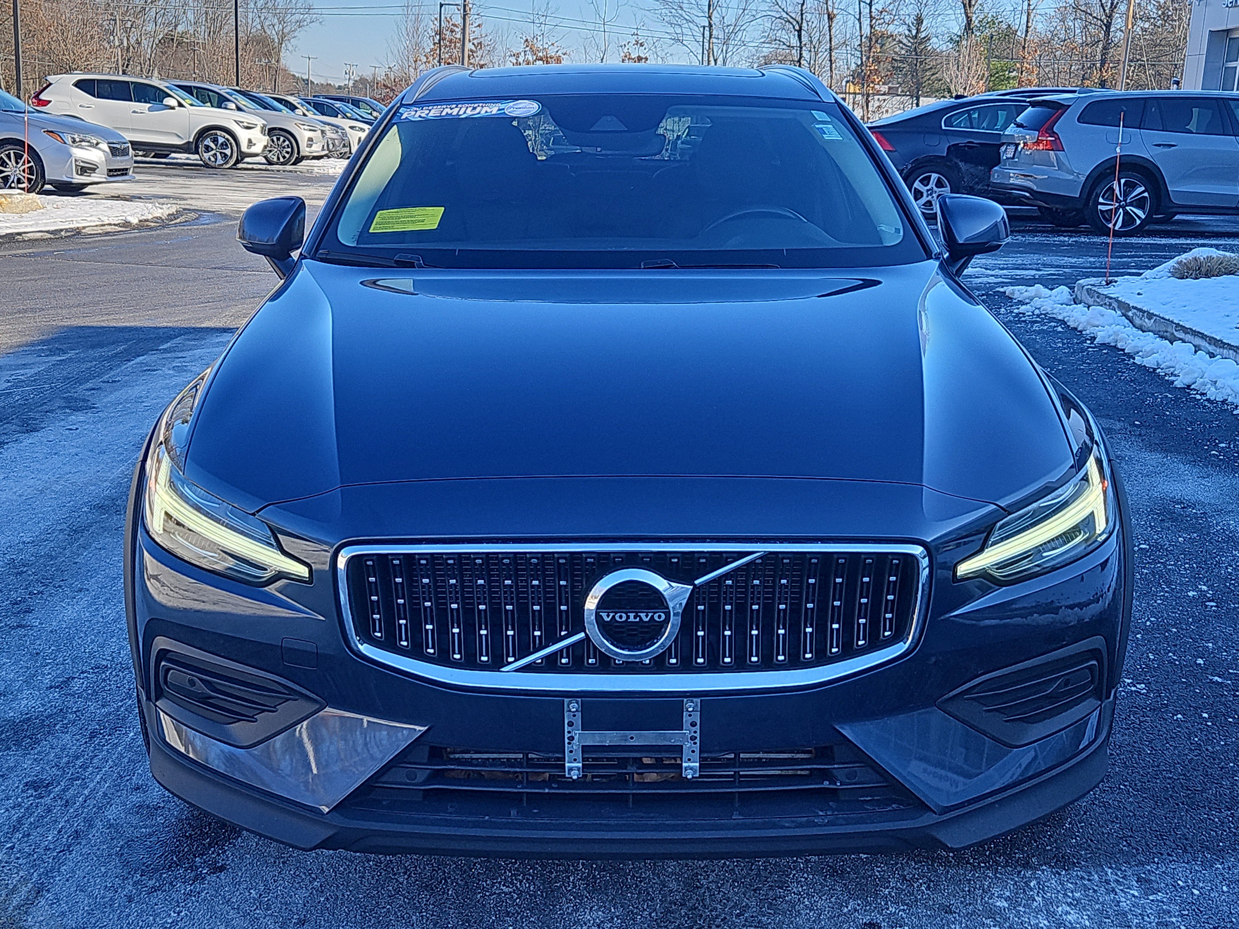 Used 2020 Volvo V60 T5 Cross Country w/ Protection Package Premier image 27