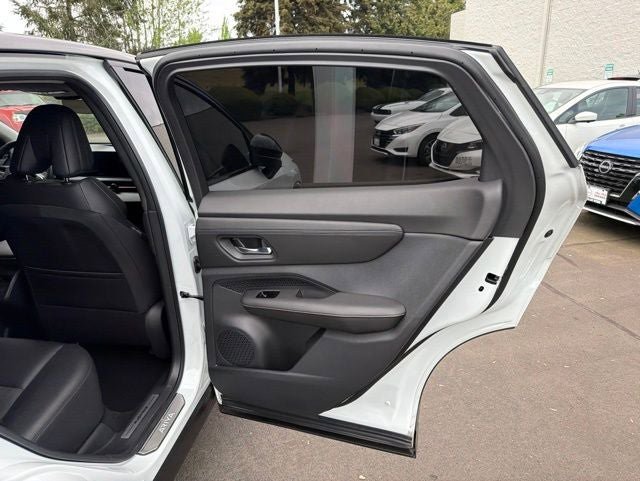 Used 2023 Nissan Ariya AWD image 18