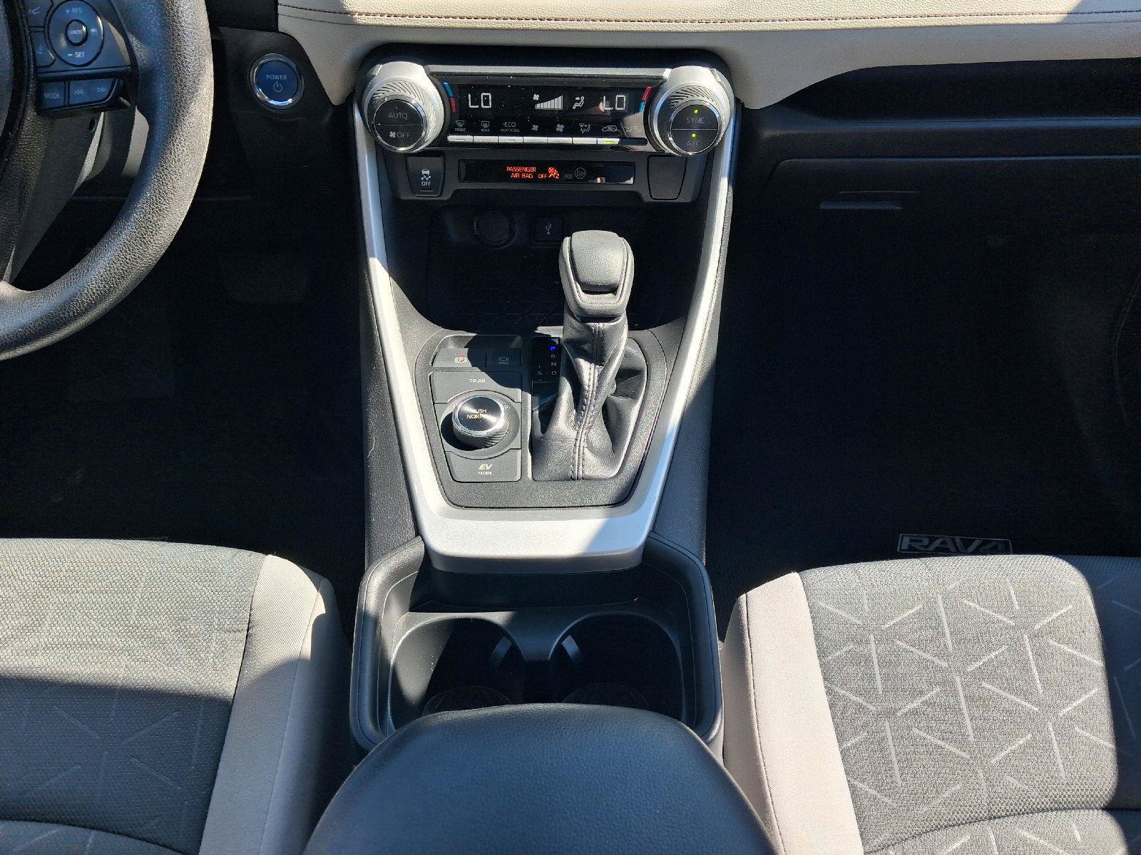 Used 2021 Toyota RAV4 XLE w/ Convenience Package AWD/4WD image 25