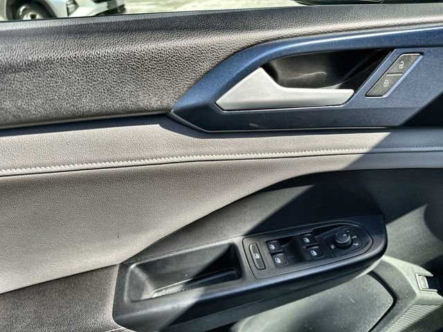 Used 2024 Volkswagen Taos SE image 15