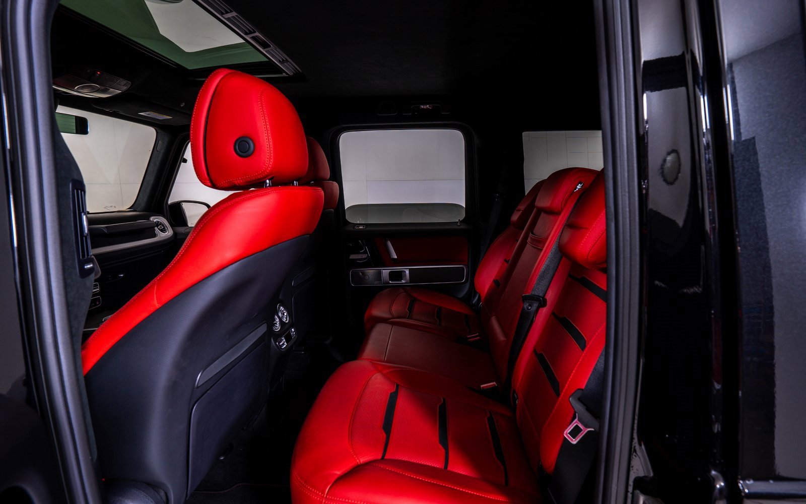 Used 2022 Mercedes-Benz G 63 AMG 4MATIC w/ AMG Night Package image 22